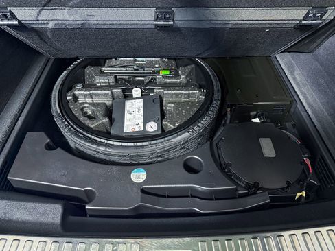 Used 2019 Audi Q8 Premium Plus w/ Premium Plus image 33