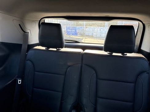 Used 2018 GMC Acadia SLT image 25