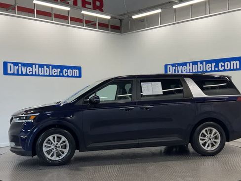 Used 2024 Kia Carnival LX FWD image 7