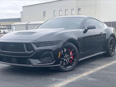 Used 2025 Ford Mustang GT Premium image 2