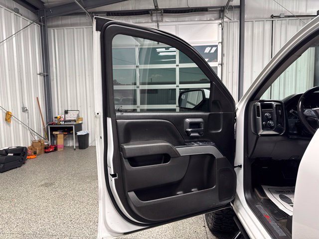 Used 2018 Chevrolet Silverado 1500 LT w/ All Star Edition AWD/4WD image 7