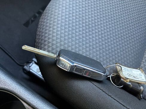 Used 2025 Kia Soul LX w/ LX Technology Package image 23