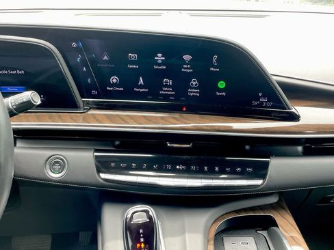 Used 2024 Cadillac Escalade ESV Sport Platinum w/ LPO, ONYX Package AWD/4WD image 13