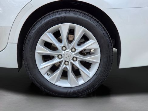 Used 2013 Lexus ES 300h w/ Premium Pkg FWD image 39
