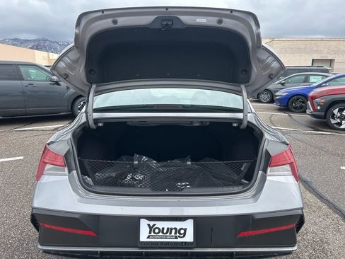 New 2026 Hyundai Elantra Limited image 27