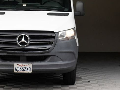 Used 2022 Mercedes-Benz Sprinter 3500 image 5