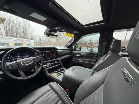 Used 2024 GMC Sierra 2500 AT4X w/ AT4X AEV Edition image 11