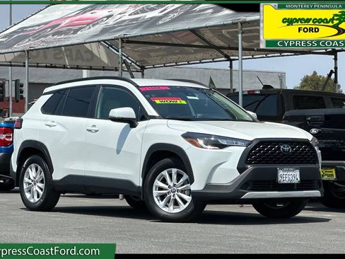 Used 2022 Toyota Corolla Cross LE AWD/4WD image 1