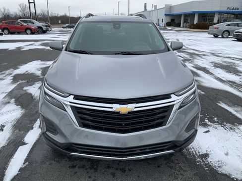 Used 2024 Chevrolet Equinox LT image 3