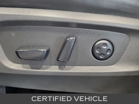 Used 2022 Nissan Pathfinder SL AWD/4WD image 17