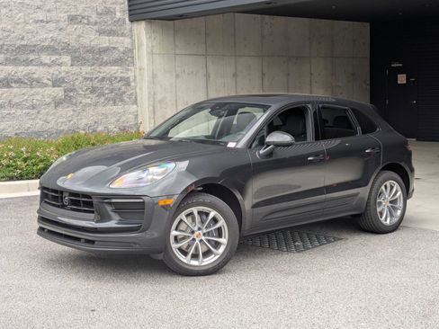 Certified 2026 Porsche Macan AWD/4WD image 1