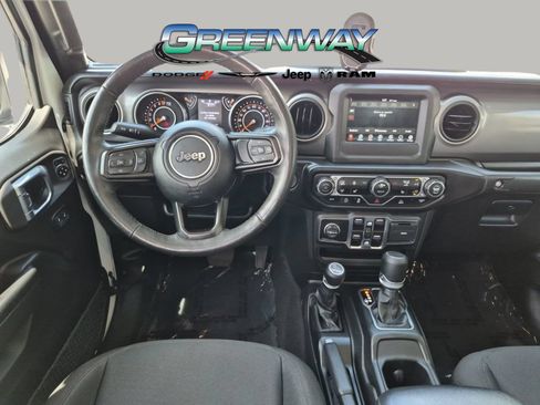 Used 2023 Jeep Gladiator Sport AWD/4WD image 10