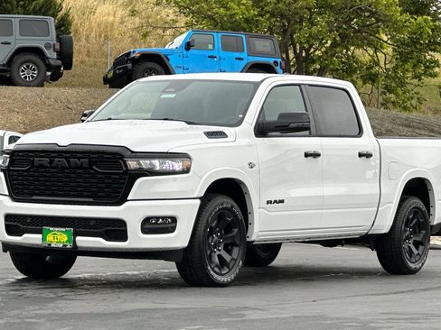 New 2026 RAM 1500 4x4 Crew Cab image 8