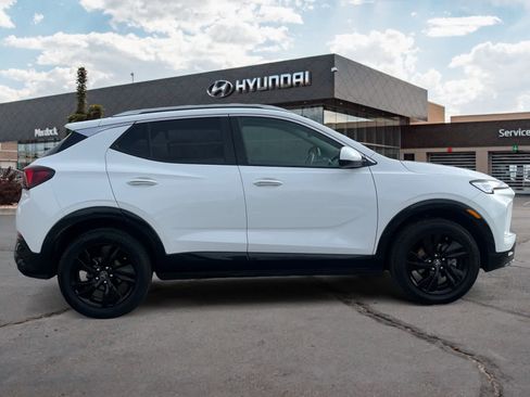 Used 2024 Buick Encore GX Sport Touring image 6