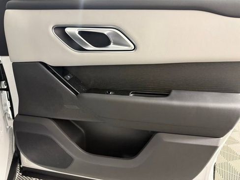 New 2026 Land Rover Range Rover Velar Dynamic SE image 32