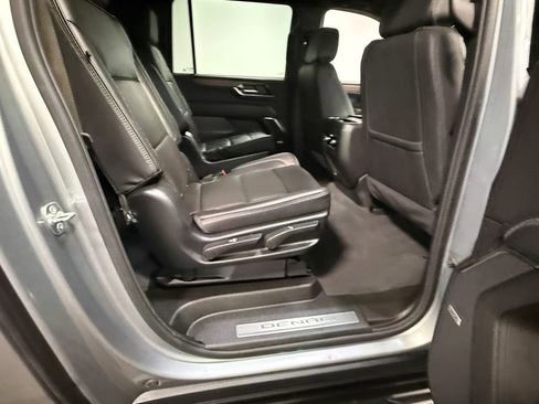 Used 2025 GMC Yukon XL Denali AWD/4WD image 65