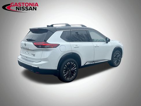 Used 2026 Nissan Rogue Platinum w/ Platinum Premium Package image 9