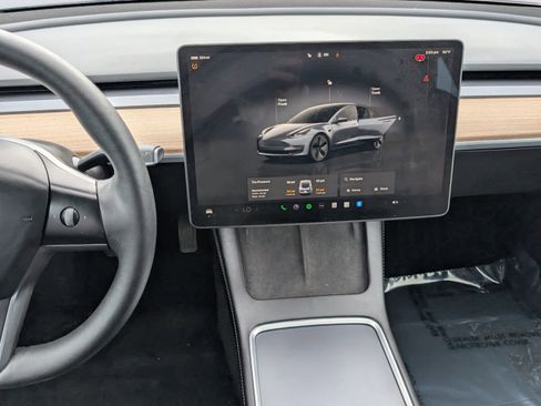 Used 2023 Tesla Model 3 Standard Range image 15