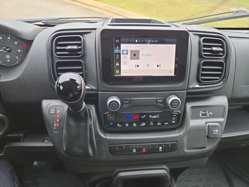 Used 2025 RAM ProMaster 2500 w/ Convenience Group FWD image 15