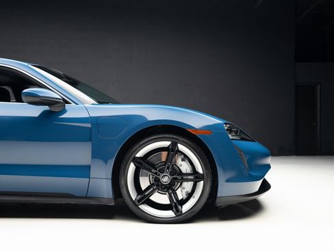 Used 2022 Porsche Taycan 4S image 36