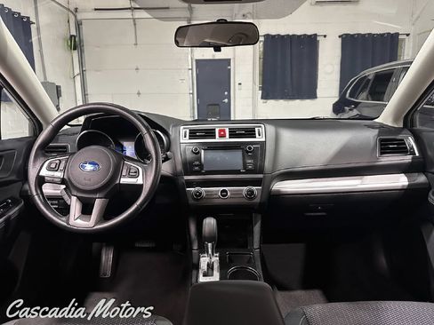 Used 2017 Subaru Outback 2.5i AWD/4WD image 17