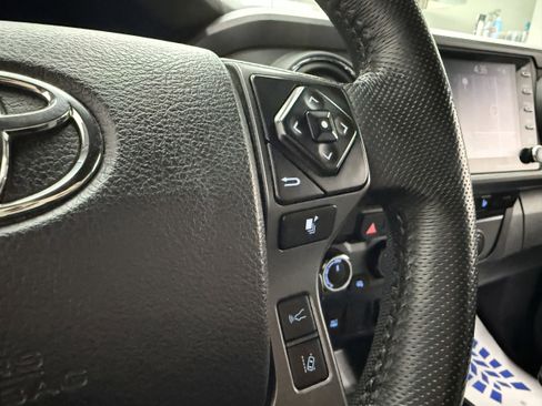 Used 2021 Toyota Tacoma TRD Sport image 15