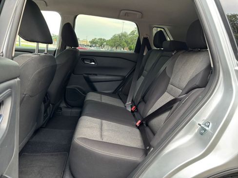 Used 2025 Nissan Rogue SV FWD image 21