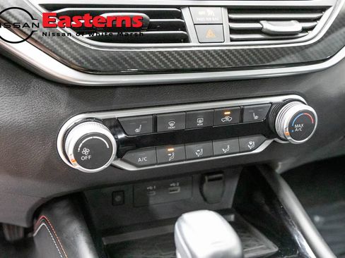Used 2023 Nissan Altima 2.5 SR AWD/4WD image 19