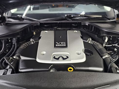 Used 2015 INFINITI Q70 L 3.7 w/ Technology Package image 8