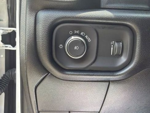 Used 2025 RAM 3500 Tradesman w/ Chrome Appearance Group AWD/4WD image 20