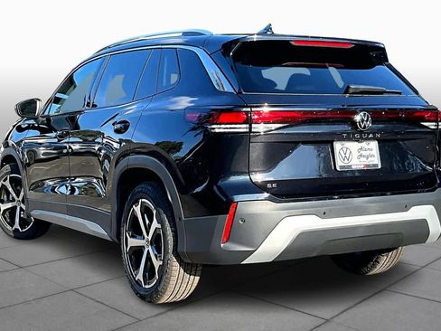 New 2026 Volkswagen Tiguan SE image 12