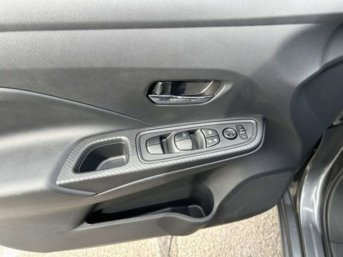 Used 2025 Nissan Versa SV w/ Trunk Package image 18