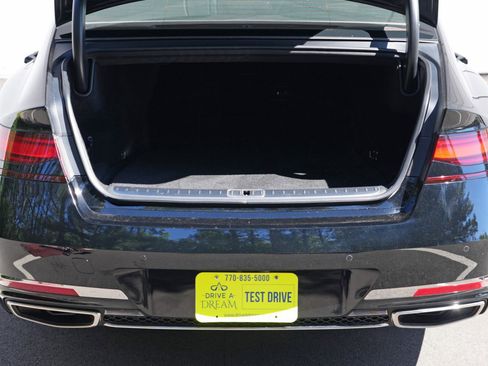 Used 2024 Genesis G90 3.5T AWD/4WD image 10