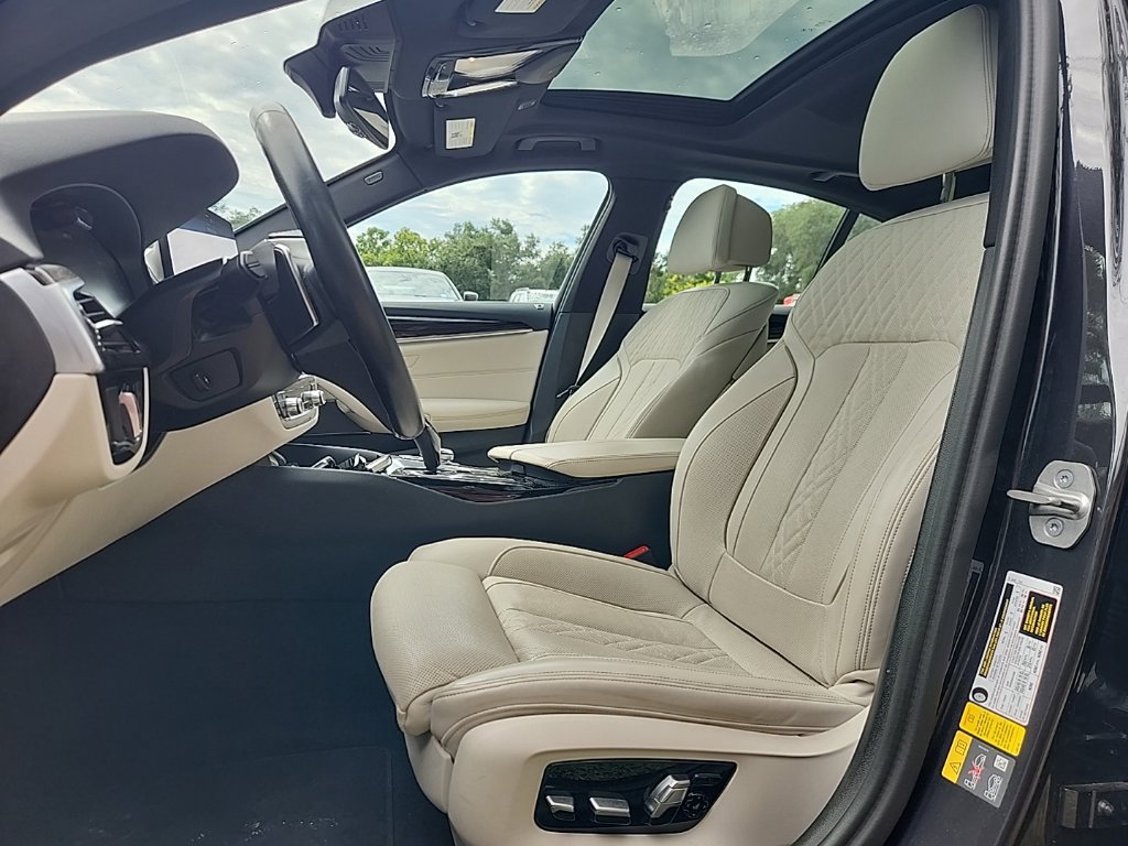 Used 2023 BMW 530e w/ Premium Package RWD image 2