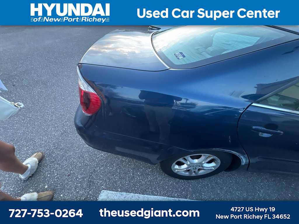Used 2005 Toyota Camry LE FWD image 8