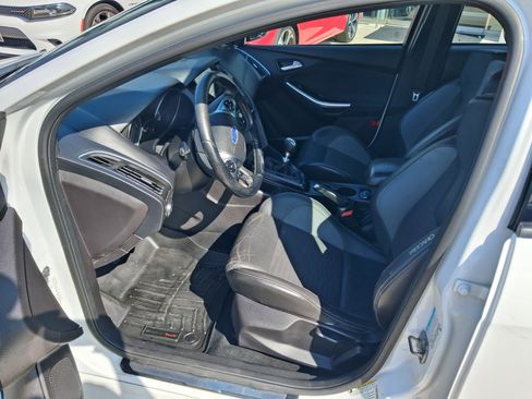 Used 2014 Ford Focus ST w/ Equipment Group 201A FWD image 4
