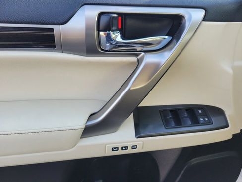 Used 2023 Lexus GX 460 Premium w/ Accessory Package image 25