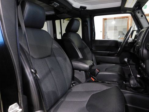 Used 2016 Jeep Wrangler Unlimited Sahara image 96