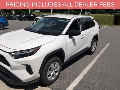 Used 2023 Toyota RAV4 LE FWD image 9