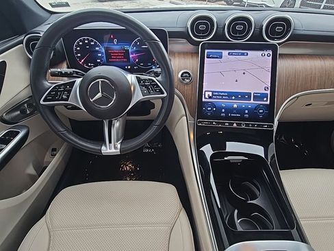 Used 2023 Mercedes-Benz GLC 300 4MATIC image 28