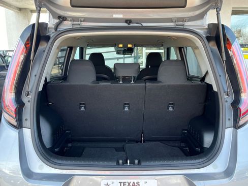 Used 2025 Kia Soul LX w/ LX Technology Package image 27