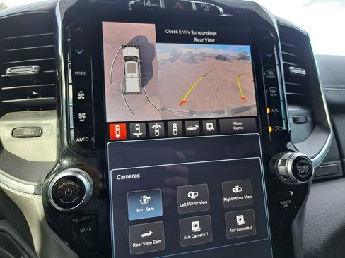 Used 2024 RAM 1500 Laramie image 11