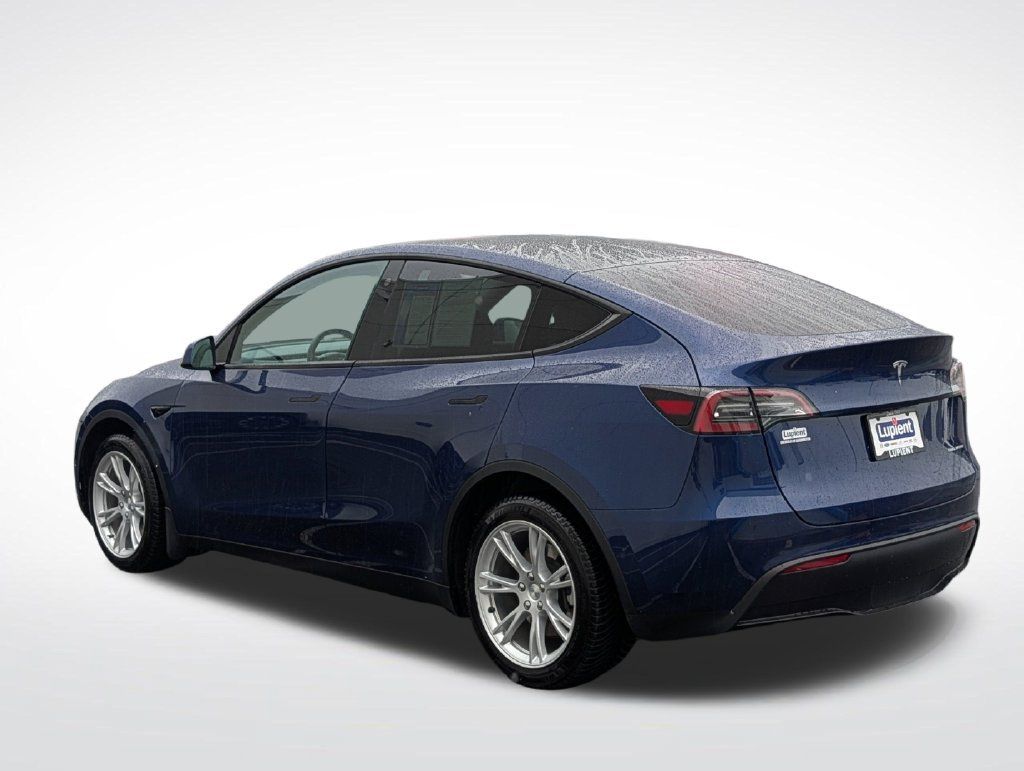 Used 2022 Tesla Model Y Long Range AWD/4WD image 9