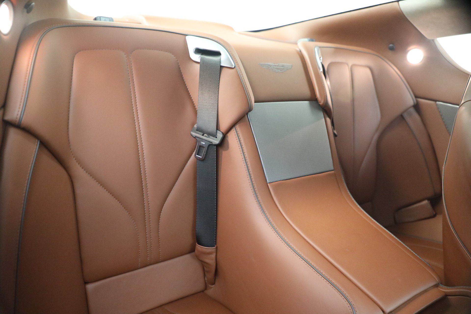 Used 2014 Aston Martin DB9 Coupe RWD image 22