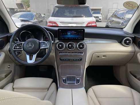 Certified 2022 Mercedes-Benz GLC 300 image 2