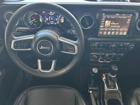 Used 2023 Jeep Wrangler Unlimited Sahara AWD/4WD image 17