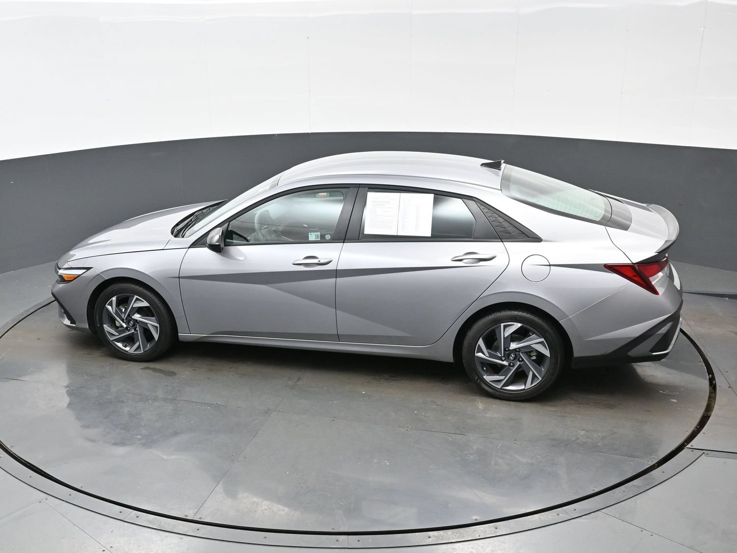 Used 2025 Hyundai Elantra Sport FWD image 33
