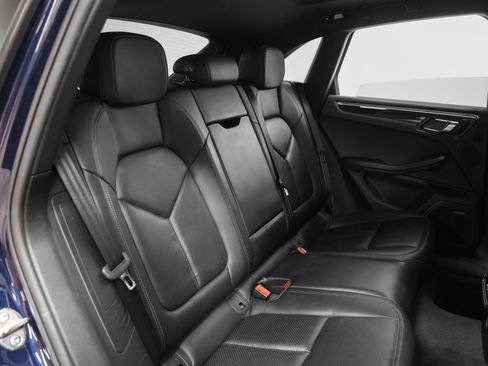 Certified 2018 Porsche Macan Sport Edition AWD/4WD image 23