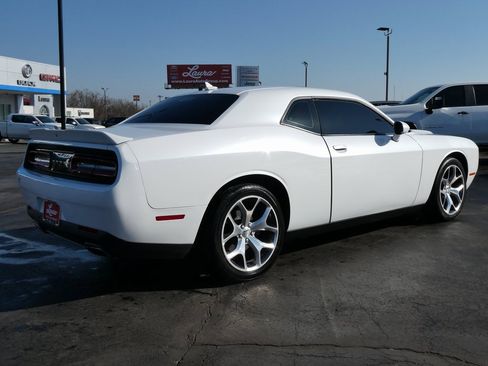 Used 2016 Dodge Challenger SXT Plus image 5