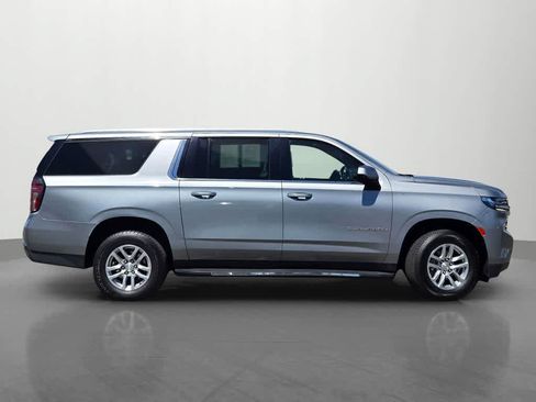 Used 2023 Chevrolet Suburban LT AWD/4WD image 7